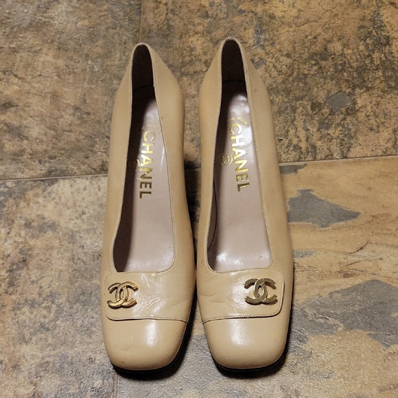Vintage CHANEL Heels 38.5 - Picture 1 of 6